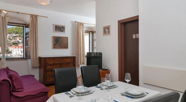 Beautiful Apartment in Pucisca With 1 Bedrooms and Wifi, Prenota Appartamento Pučišća 
