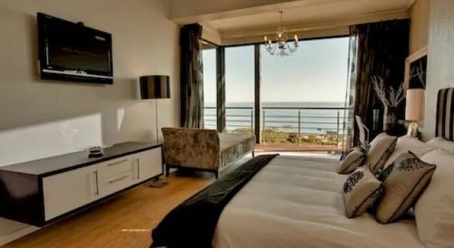 Sea and Rock Villa