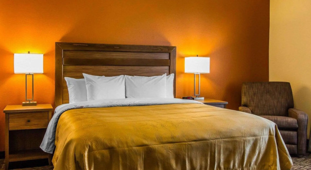 Номер Deluxe MainStay Suites Watford City - Event Center