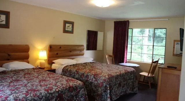 Четырёхместный номер Standard Two Rivers Lodge