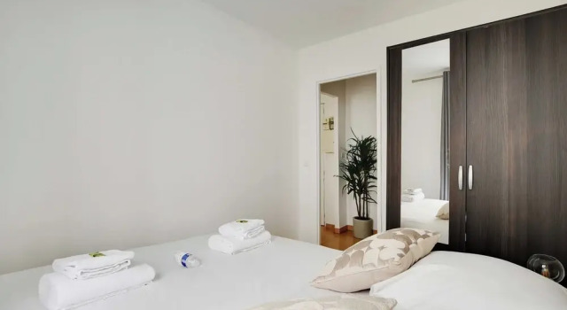 Urban Chic Apartment in Central Paris, Забронировать Апартаменты/квартира Париж Иль-де-Франс, рядом с Бузенваль