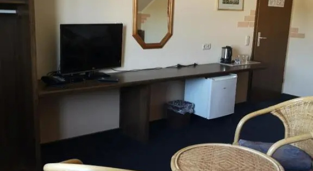 Четырёхместный номер Standard Hotel Köln-Bonn