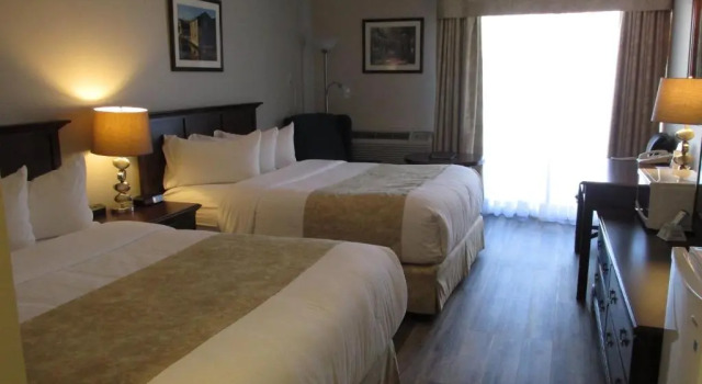 Четырёхместный номер Standard The Fredericton Inn