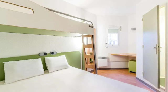 Номер Standard ibis Budget Caen Memorial