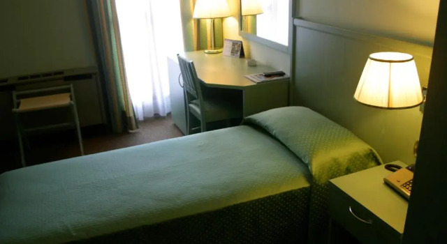 Одноместный номер Standard Albergo Della Corona