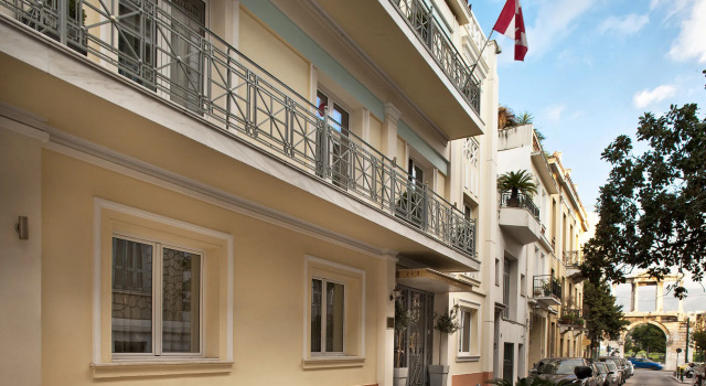 AVA Hotel & Suites