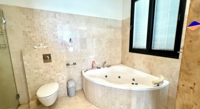 Номер Royal с балконом Grace Holon Villa & Pool