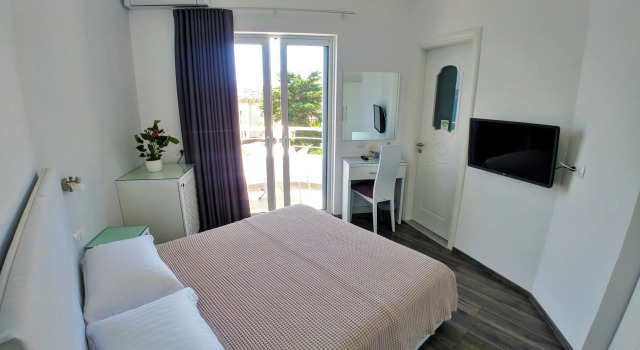 Hotel JoAn, Varaa Hotelli Sarandë Vlorë County