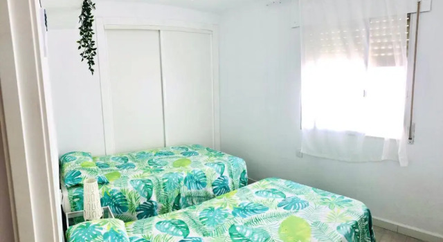 4 bedrooms house at La Manga del Mar Menor 100 m away from the beach with sea view shared pool and terrace, Rezerwuj Hotel Hotele w Murcja z parkingiem, Parking