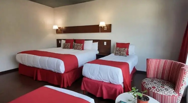 Четырёхместный семейный номер Standard First Palermo Hotel