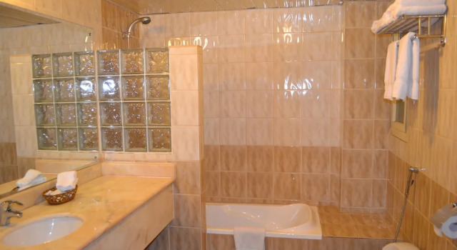 Люкс Bilqase Throne Hotel