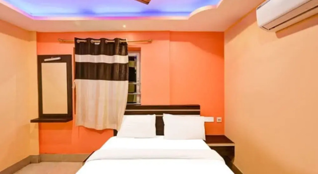 Goroomgo Sakya Inn Puri