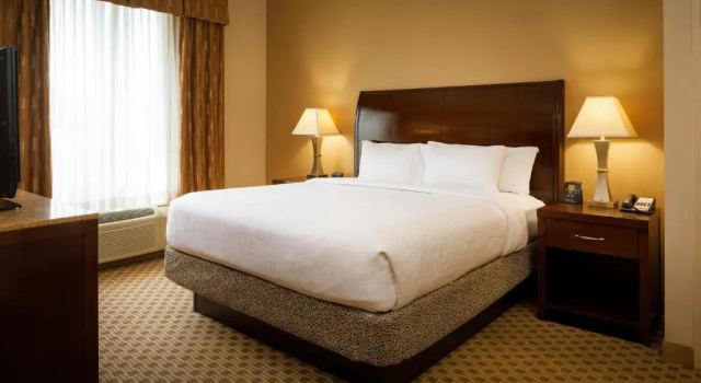 Двухместный номер Standard c 1 комнатой Hilton Garden Inn Cincinnati Blue Ash