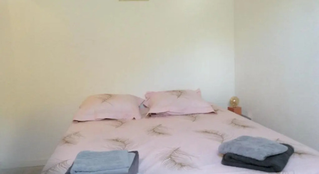 gites et chambres d'hotes les roses thé, Забронировать Отель Отрив Drôme