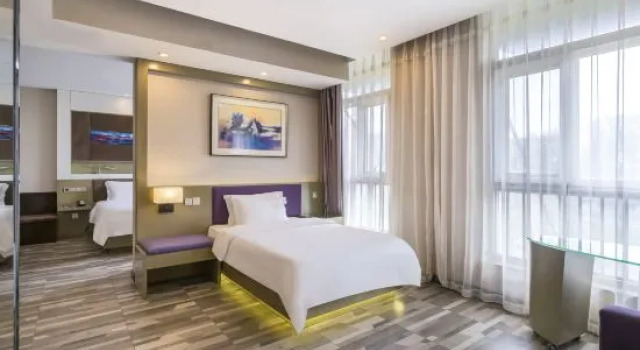 Люкс Deluxe Lifeng Hotel (Beijing Universal Resort, Jiukeshu Metro Station)