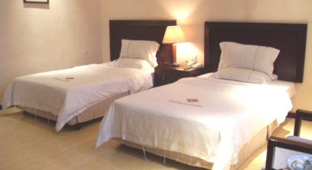Ying Feng Hotel, Book Hotel Dalingshan 