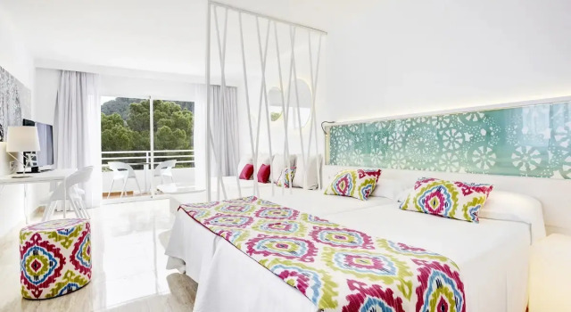 Полулюкс Grupotel Ibiza Beach Resort