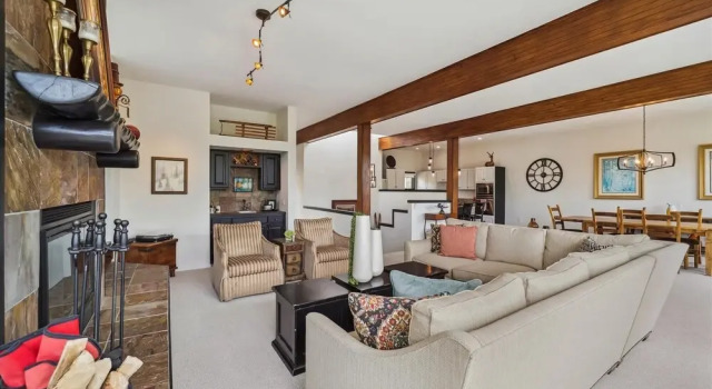 Bella Vista 5 Bedroom Townhouse by RedAwning, Rezerwuj Hotel Hotele w Vail Ski z parkingiem, Parking