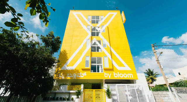 X by Bloom l Hebbal, Забронировать Отель Бангалор штат Карнатака, рядом с White Orchid Bangalore