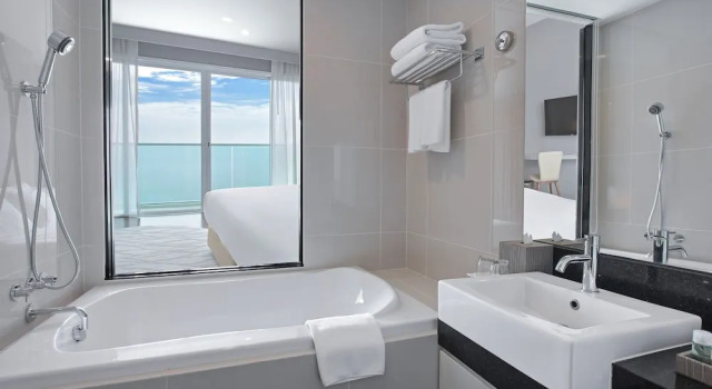 Номер Standard c 1 комнатой с балконом White Sand Beach Residences Pattaya