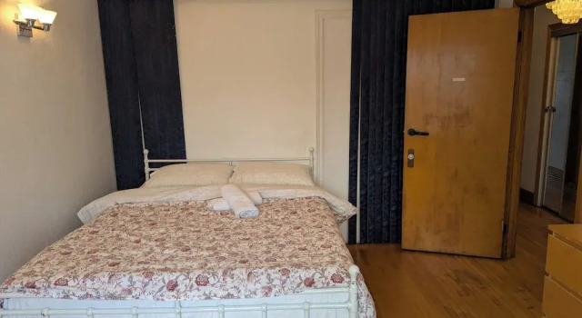 Номер Economy Apartment near Metro Monk Station