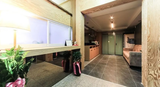 The Apple Hotel