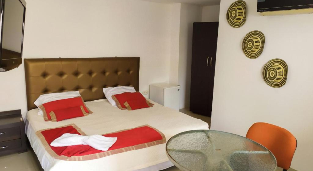 Suite Hotel Plaza Colonial