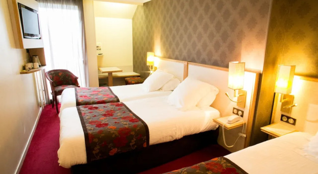 Трёхместный номер Standard с балконом Le Relais Du Roy