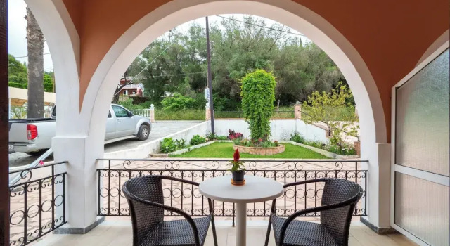 Апартаменты Цокольный этаж XENOFONTAS APARTMENTs