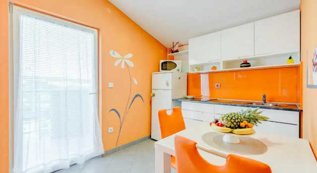 Студия с балконом и с видом на сад Apartments Petra