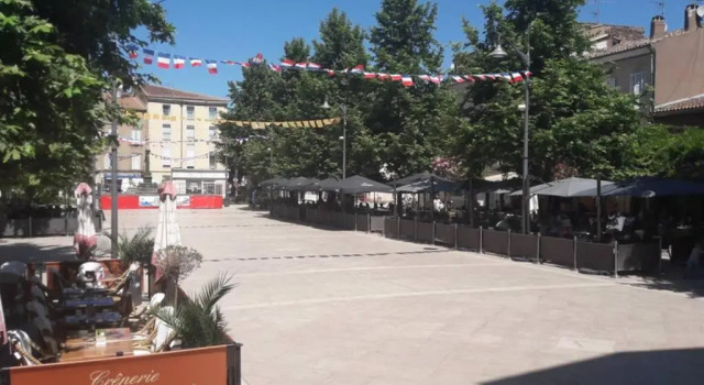 Коттедж Charmante maison dans résidence avec piscine et tennis