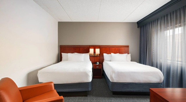 Четырёхместный люкс c 1 комнатой Courtyard by Marriott San Antonio Medical Center