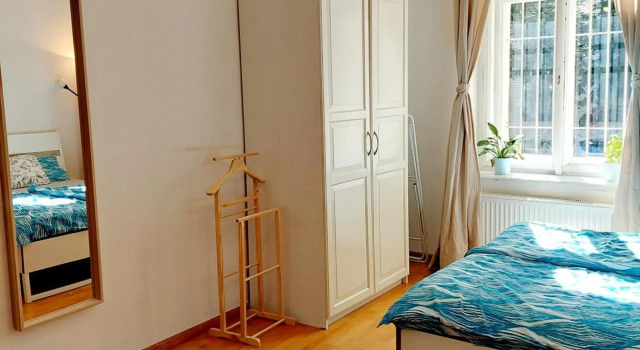 Cozy studio in Vinohrady, Rezerwuj Hotel Hotele w Praga z parkingiem, w pobliżu Flora Subway Station, Parking