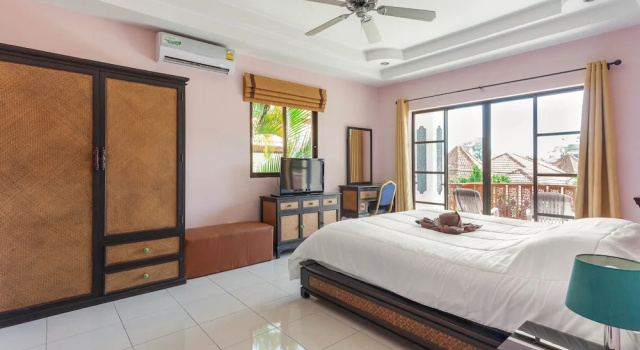 Вилла с 6 комнатами LUMALAND Luxury Pool Villa Pattaya Walking Street