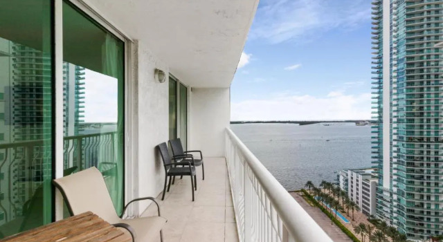 Апартаменты Oceanview Luxury Converted 4 BR Miami Brickell Ave