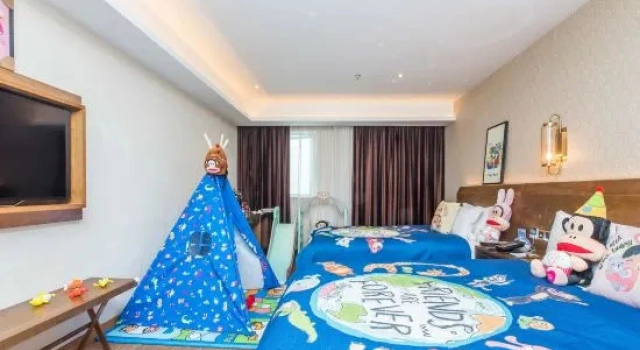 Трёхместный семейный номер Standard Haofeng Yazhi Hotel (Shanghai International Resort Tangzhen Metro Station)
