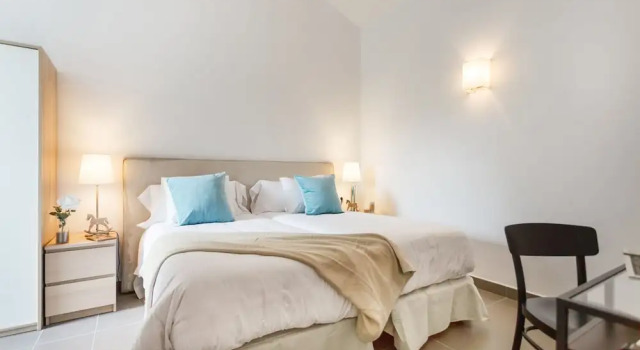 Апартаменты с 4 комнатами с балконом Apartamentos Cornellalux