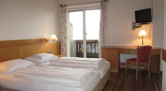 Двухместный номер Deluxe с балконом Hotel Schöne Aussicht
