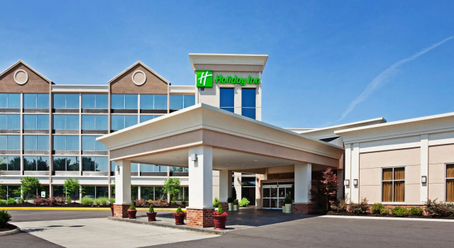 The Ramsey Hotel and Convention Center Pigeon Forge, Забронировать Отель Пиджен-Фордж Great Smoky Mountains National Park, рядом с TopJump Trampoline Park &amp; Extreme Arena