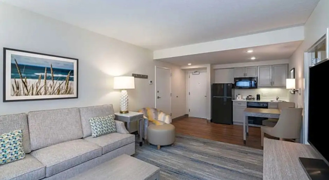 Люкс с видом на воду Hampton Inn & Suites Amelia Island-Historic Harbor Front
