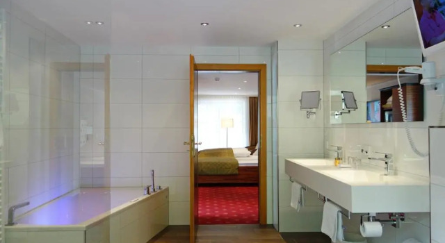 Полулюкс Schlosshotel Mespelbrunn