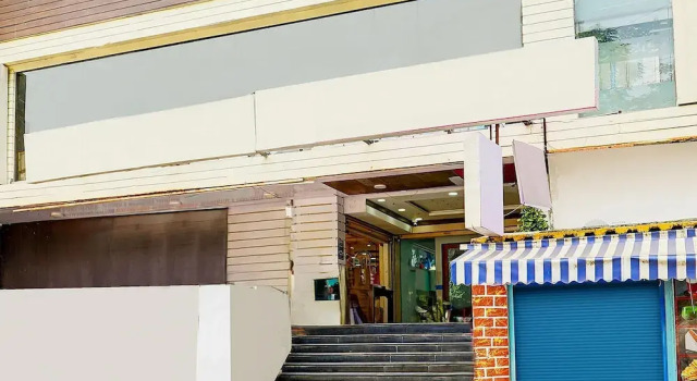 Stylish Stays at MG Road Near Commercial Street