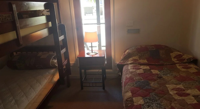 Пятиместный номер Standard с 2 комнатами с балконом и с видом на воду Bentley Waterfront Motel & Cottages