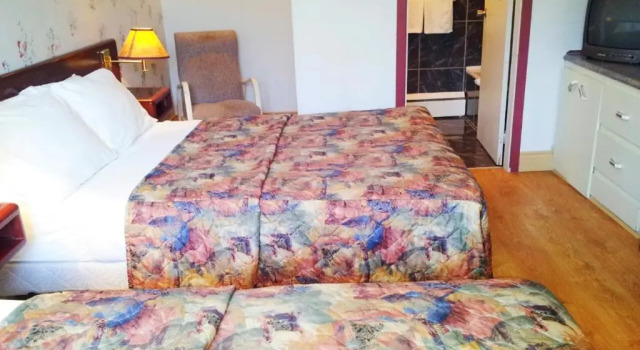 Номер Economy Hotel Motel La Marquise