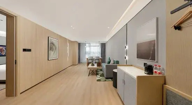 Люкс Deluxe Courtyard by Marriott (Yunyang Binjiang Road Chengzhongcheng Shopping Mall Branch