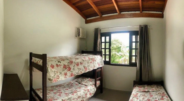 Casa para Família que Preza Pelo Conforto - Praia de Bombinhas - 2 dorms até 6 pessoas