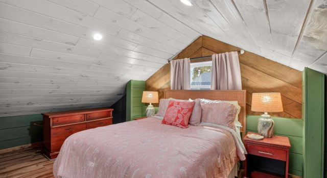 Modern Arts District Loft With Boat Parking 1 Bedroom Cottage, Buchen Sie Ferienhaus Villen in Somerset, Villa
