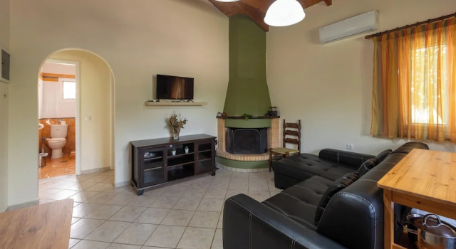 Вилла с 2 комнатами с видом на горы Spedion Villa - Near to sea villas with heated swimming pool