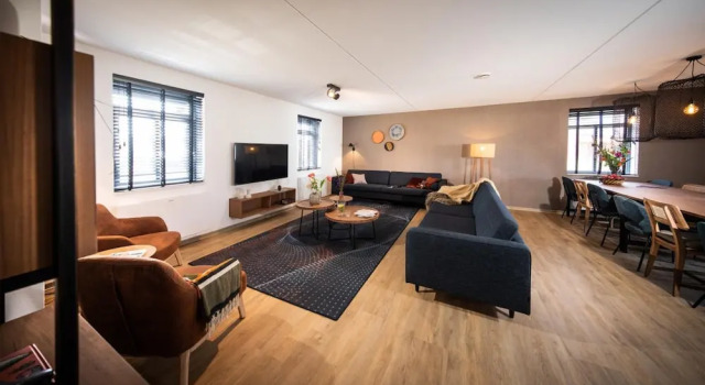Wellness 12p in Thorn, Prenota Villa Hotel a Limburgo con parcheggio, Parcheggio