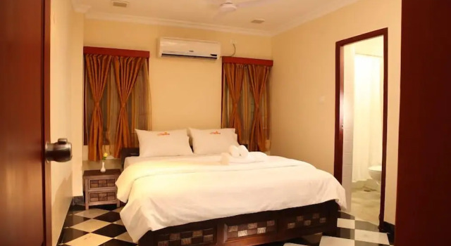 Двухместный номер Superior с балконом Meenakshi's Sunshine Hotel